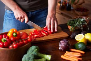 Tábua de corte: aprenda mais sobre um dos utensílios mais usados na sua cozinha